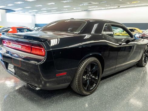 Used 2013 Dodge Challenger R/T w/ Blacktop Pkg image 7