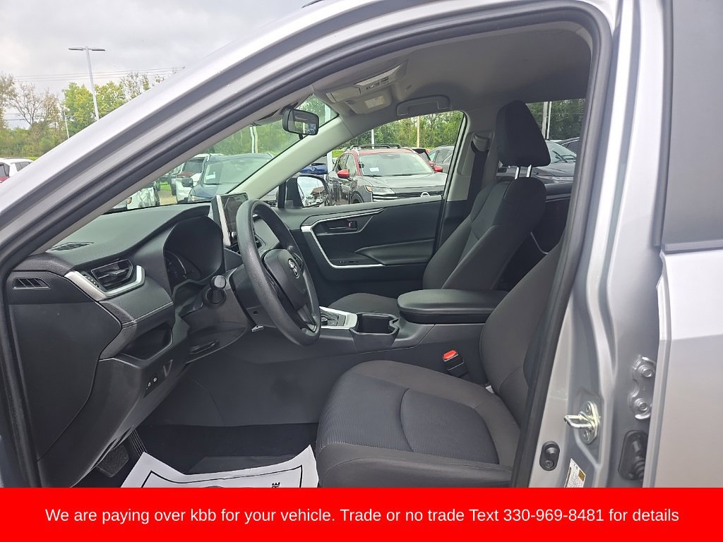 Used 2023 Toyota RAV4 LE AWD/4WD image 9