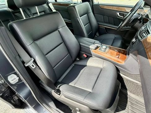 Used 2013 Mercedes-Benz E 350 4MATIC Sedan image 17