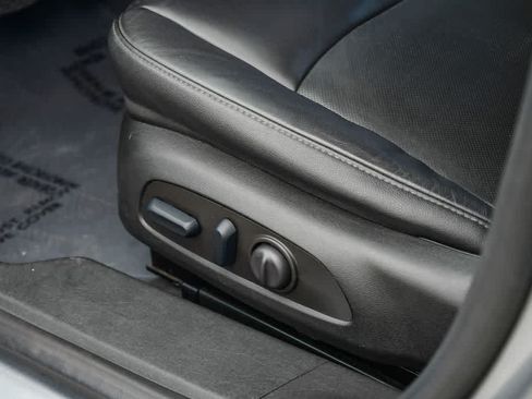 Used 2024 Chevrolet Malibu LT FWD image 25