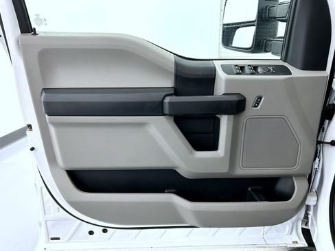 Used 2019 Ford F350 XL w/ Power Equipment Group image 9