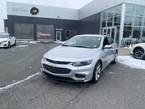 Used 2017 Chevrolet Malibu Premier w/ Driver Confidence Package image 3