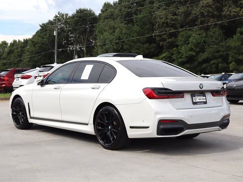 Used 2020 BMW 740i w/ M Sport Package RWD image 5