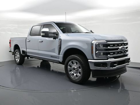 Used 2024 Ford F250 Lariat w/ Lariat Ultimate Package AWD/4WD image 4