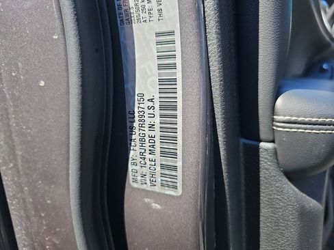 Used 2024 Jeep Grand Cherokee Limited w/ Black Appearance Package image 29