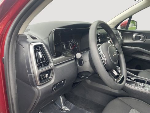 Used 2022 Kia Sorento LX AWD/4WD image 26