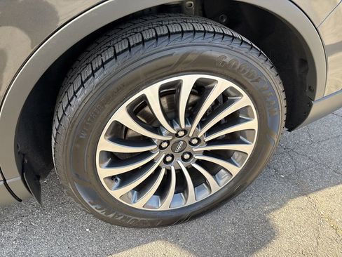 Used 2020 Lincoln Aviator Reserve w/ Equipment Group 201A image 13