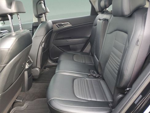 Certified 2025 Kia Sportage SX image 7