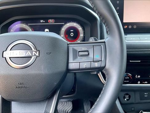 Used 2026 Nissan Rogue SL FWD image 12