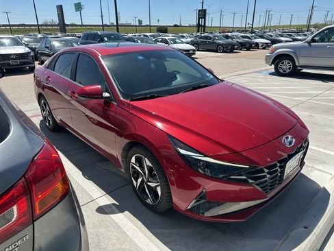 Used 2023 Hyundai Elantra Limited image 4