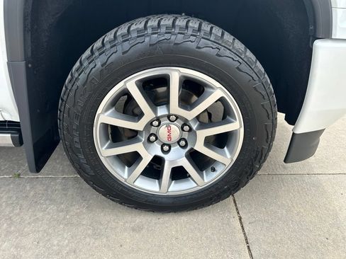 Certified 2016 GMC Sierra 1500 Denali w/ Enhanced Driver Alert Package AWD/4WD image 36