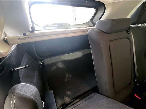 Used 2023 Nissan Rogue S AWD/4WD image 32