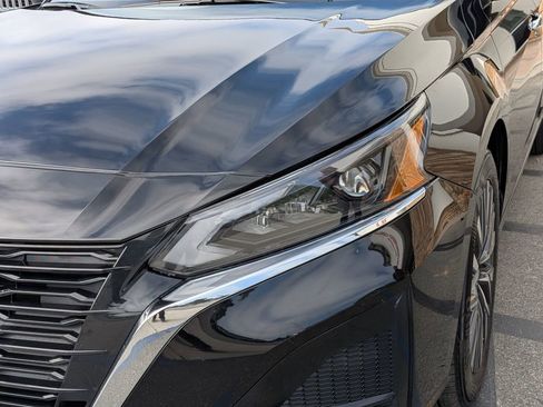 Used 2025 Nissan Altima 2.5 SV image 10