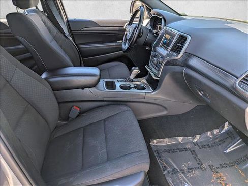 Used 2021 Jeep Grand Cherokee Laredo image 20