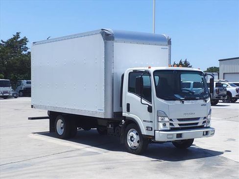 New 2024 Isuzu NPR image 3