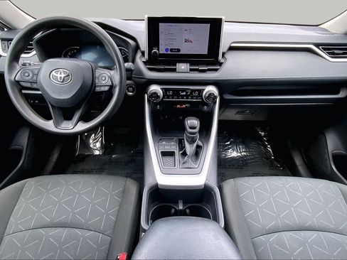 Used 2024 Toyota RAV4 XLE FWD image 15