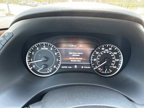 Used 2021 Nissan Armada SL w/ Captain's Chairs Package image 24