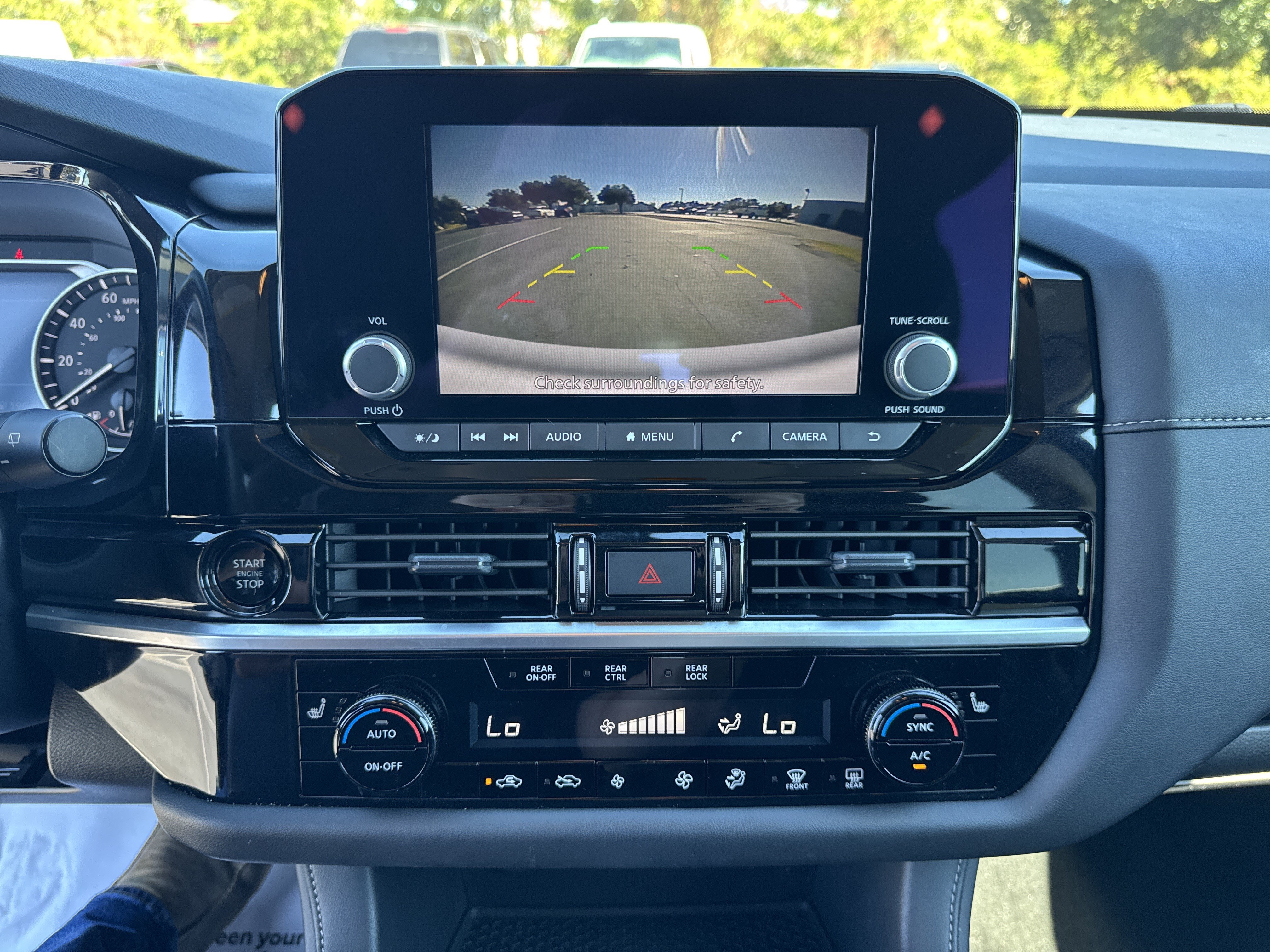 Used 2025 Nissan Pathfinder SV AWD/4WD image 19
