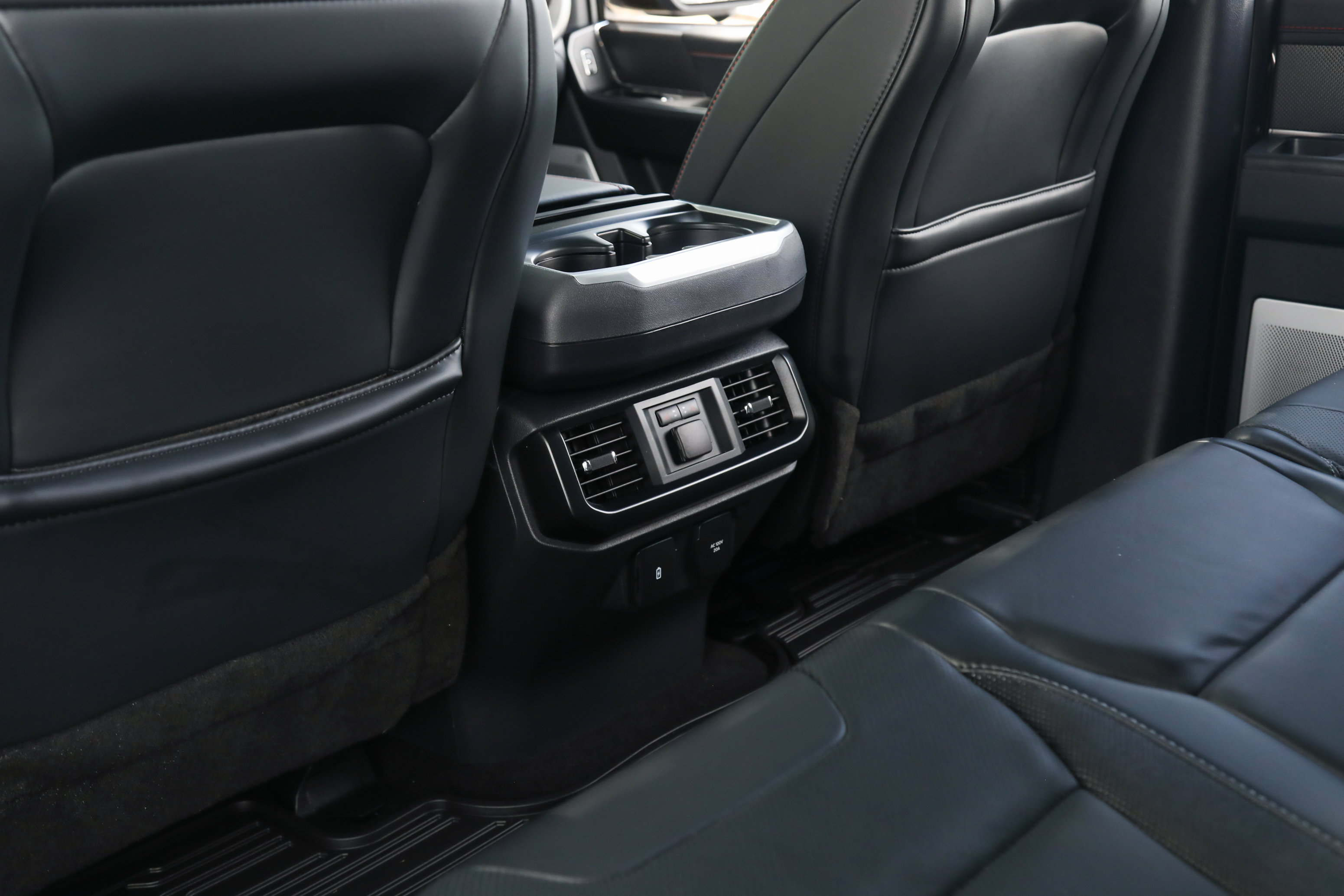 Used 2025 Ford F150 Raptor AWD/4WD image 29