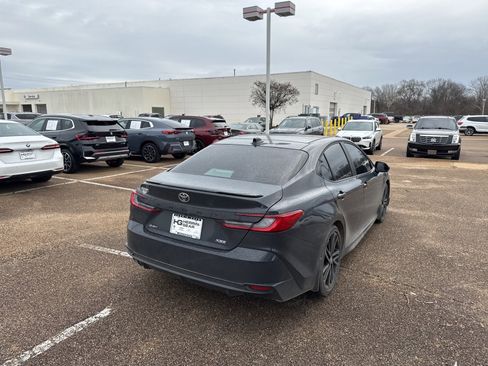 Used 2025 Toyota Camry XSE image 7