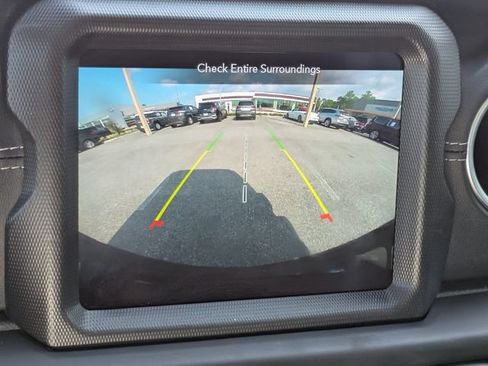 Used 2023 Jeep Wrangler Unlimited Sahara AWD/4WD image 20