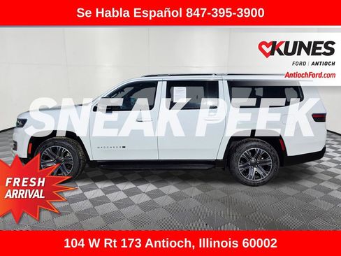 Used 2024 Jeep Wagoneer L Series II w/ Flexible Seating Group AWD/4WD image 5