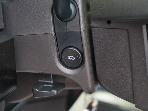 Used 2012 Ford F150 FX4 w/ FX Luxury Pkg AWD/4WD image 15