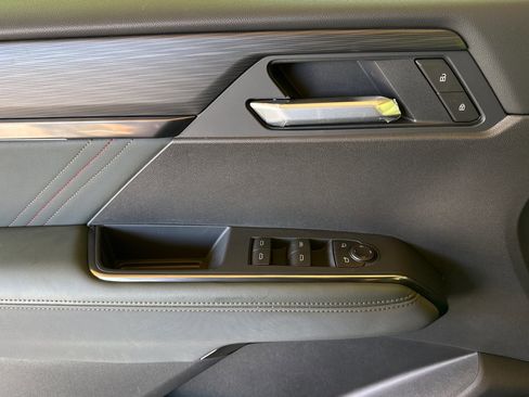 New 2026 GMC Acadia AT4 image 12