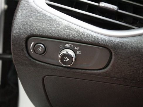 Used 2022 Chevrolet Malibu LT image 10