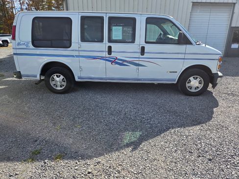 Used 1996 Chevrolet Express 1500 image 1
