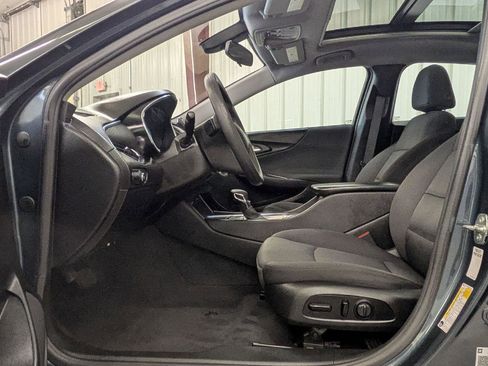 Used 2021 Chevrolet Malibu LT FWD image 17