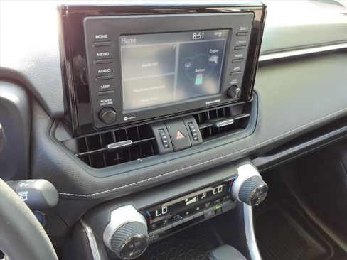 Used 2022 Toyota RAV4 XLE Premium AWD/4WD image 32