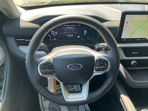 New 2026 Ford Explorer Active RWD image 21
