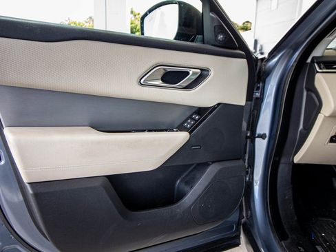 Used 2020 Land Rover Range Rover Velar S image 22