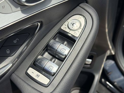 Used 2022 Mercedes-Benz GLC 300 image 17