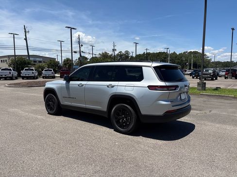 New 2026 Jeep Grand Cherokee L 4WD image 3