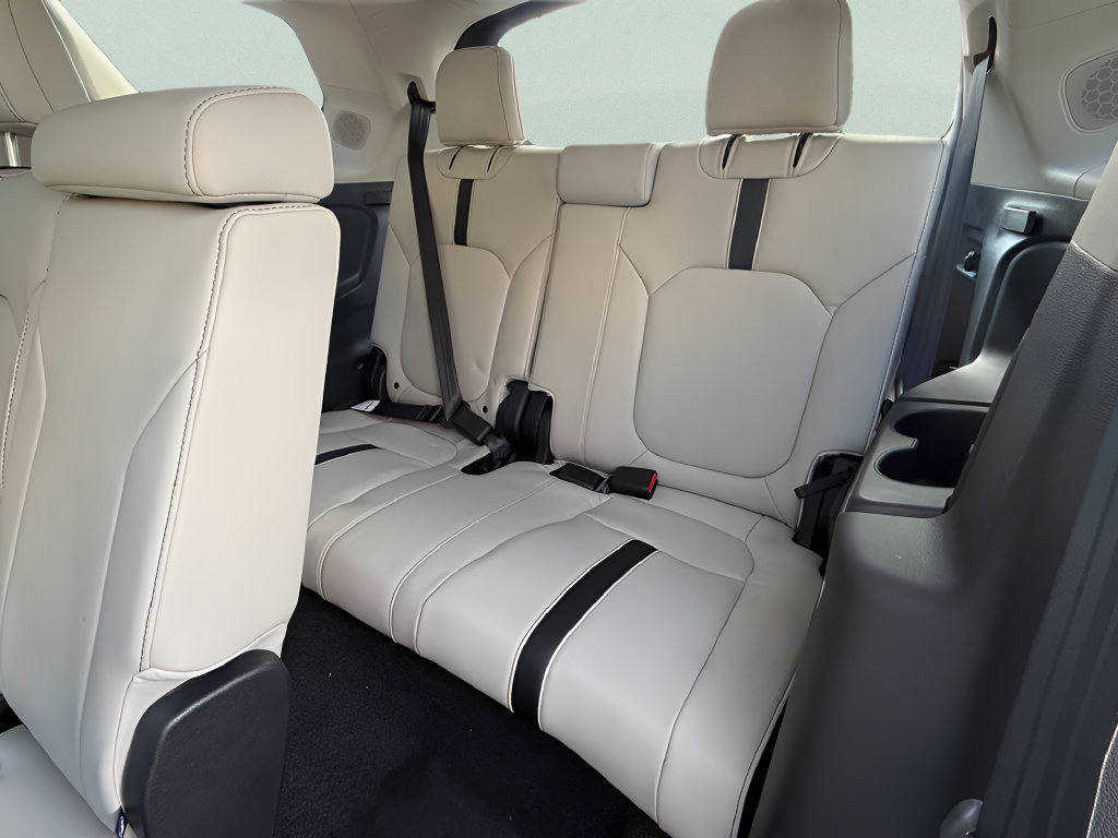 New 2026 Honda Pilot Touring image 12