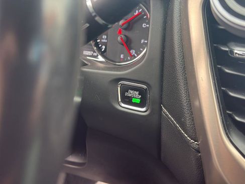 Used 2018 GMC Acadia Denali w/ Technology Package image 19