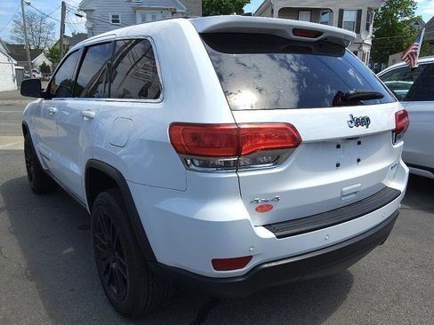Used 2018 Jeep Grand Cherokee Laredo AWD/4WD image 4