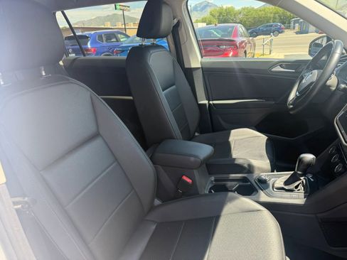 Used 2019 Volkswagen Tiguan SE AWD/4WD image 25