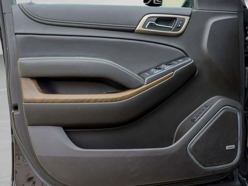 Used 2019 GMC Yukon XL Denali image 14