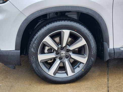 Certified 2024 Honda Pilot Touring image 11