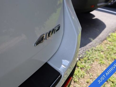 Used 2023 Ford Explorer XLT w/ Equipment Group 202A AWD/4WD image 7