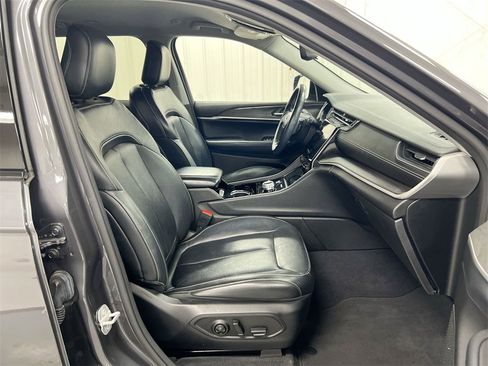 Used 2021 Jeep Grand Cherokee L Limited image 22