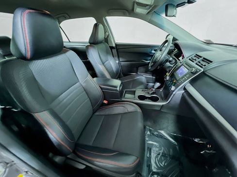 Used 2017 Toyota Camry SE FWD image 24