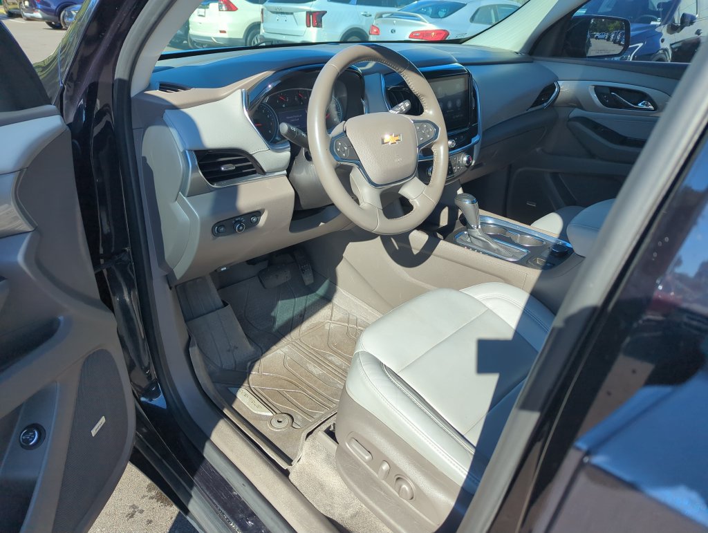 Used 2020 Chevrolet Traverse LT w/ LT Premium Package FWD image 10