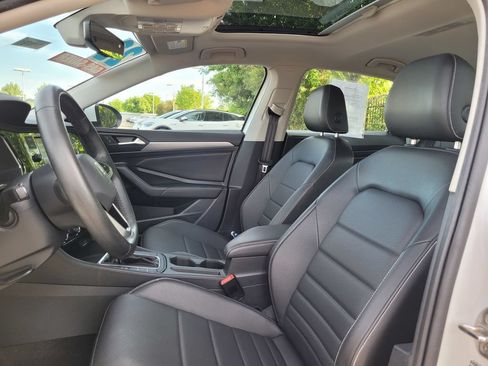Used 2022 Volkswagen Jetta SE FWD image 12
