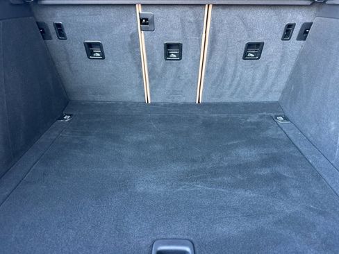 Used 2025 Porsche Macan image 15