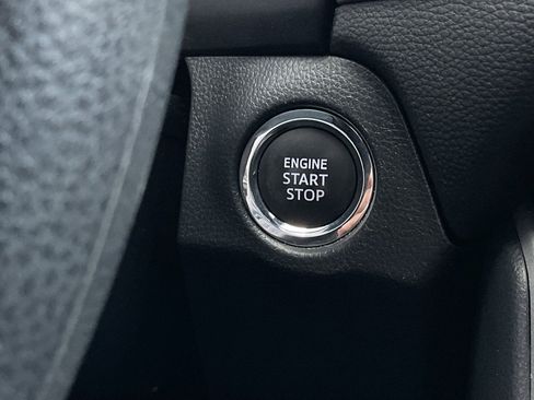 Used 2025 Toyota RAV4 XLE image 34