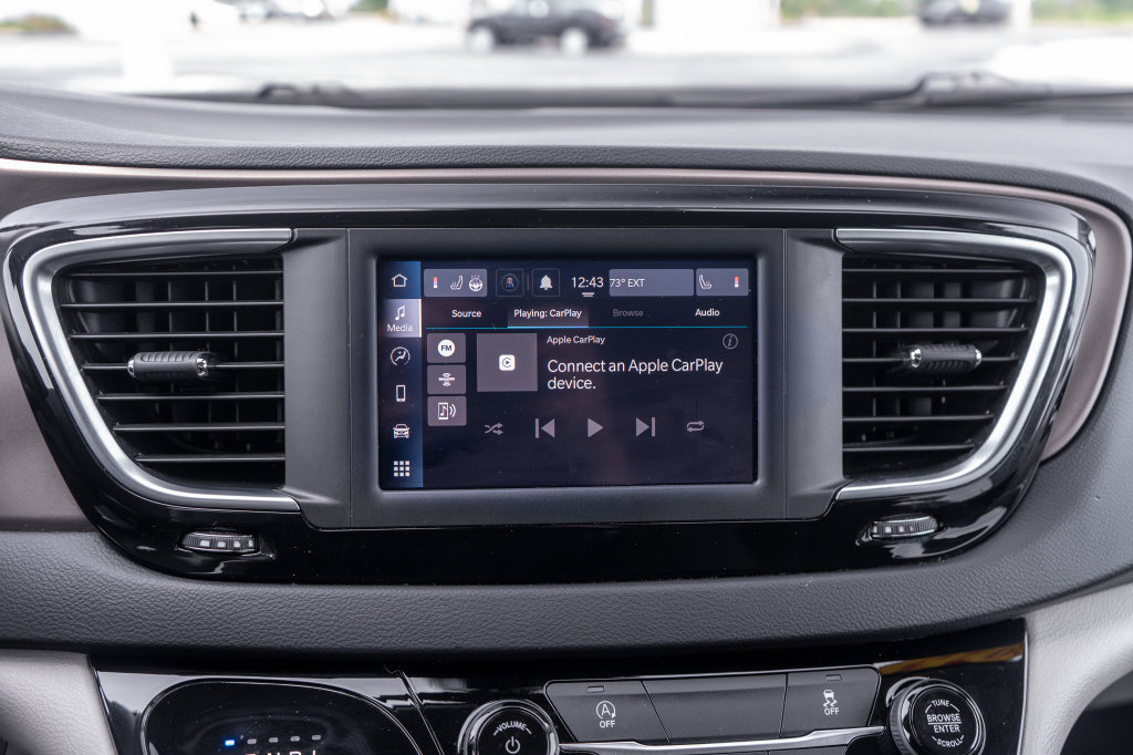 Used 2023 Chrysler Voyager LX FWD image 29